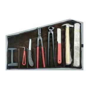 Farrier Tool Kit. 1-Pcs: Farrier Hammer, 1-Pcs: Nail Clincher, 1-Pcs: Hoof Rasp, 1-Pcs: Hoof Pick, 1-Pcs: Hoof & Claw Cutter, 1-Pcs: Hoof Blade Frost 280mm, 1-Pcs: Farrier Buffer